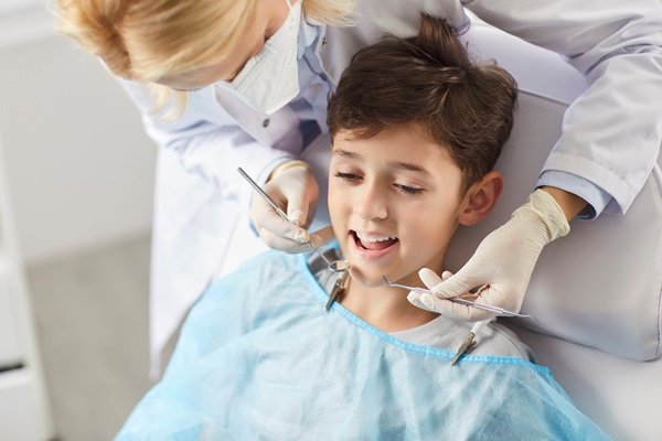 Reasons To Choose A Pediatric Dentist For Your Child’s Dental Care